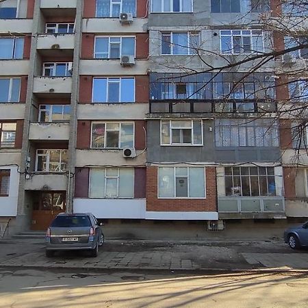 Уютен Апартамент В Търговище - 2 Спални И Кухня Luaran gambar